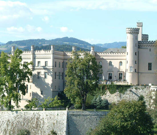 Beispiel: Außenansicht, Foto: Schloss Wolfsberg.