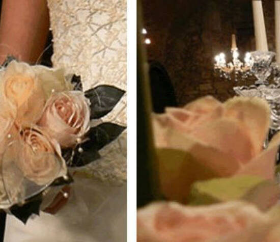 Beispiel: Cremefarbener Brautstrauß und Tischdekoration, Foto: Hadrigan Blumen Ambiente.