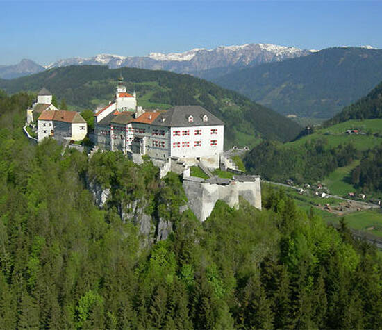 Beispiel: Luftaufnahme, Foto: Burg Strechau.