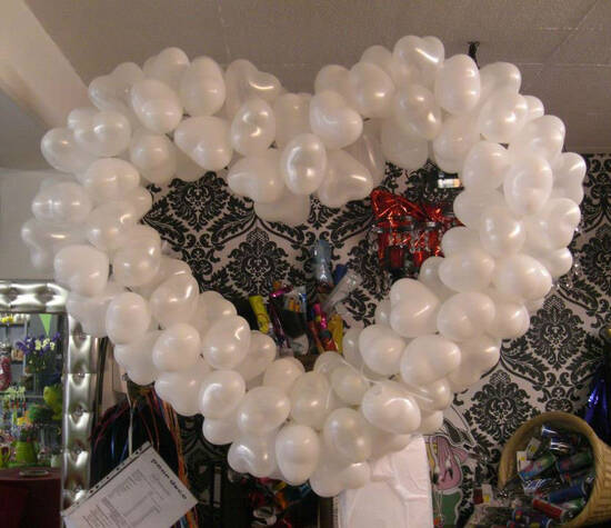 Beispiel: Ein Herz aus Luftballons, Foto: Paar Deco.