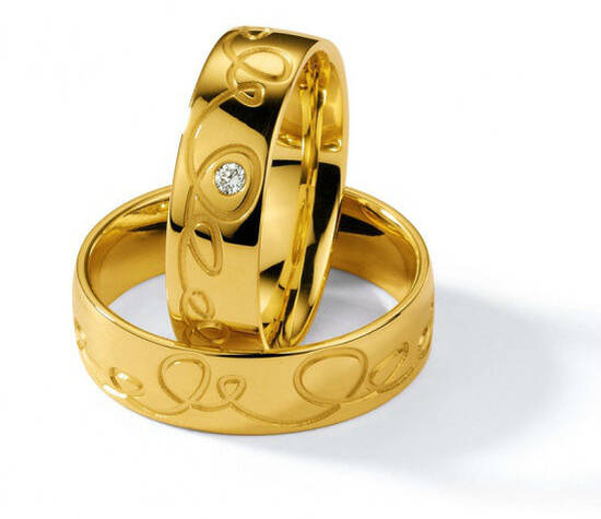 Beispiel: Eheringe in Gelbgold, Foto: Juwelier Mairinger.