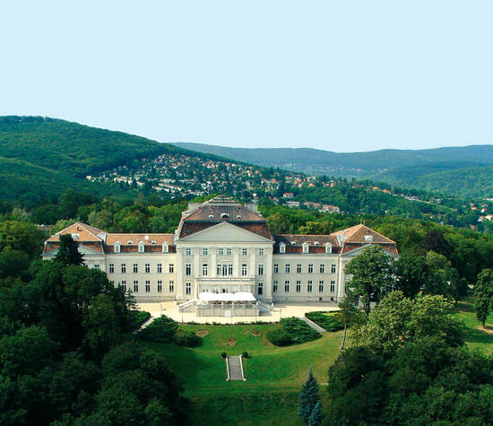 Beispiel: Außenansicht, Foto: Austria Trend Hotel Schloss Wilhelminenberg.
